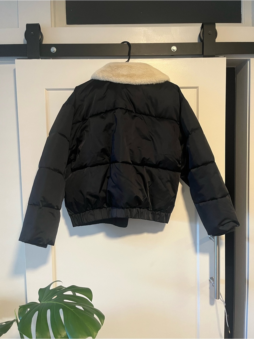 Abercrombie & Fitch Black Puffer Jacket with Cream Faux Fur Collar - Picture 3 of 7